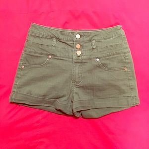 HIGH WAISTED shorts in Green